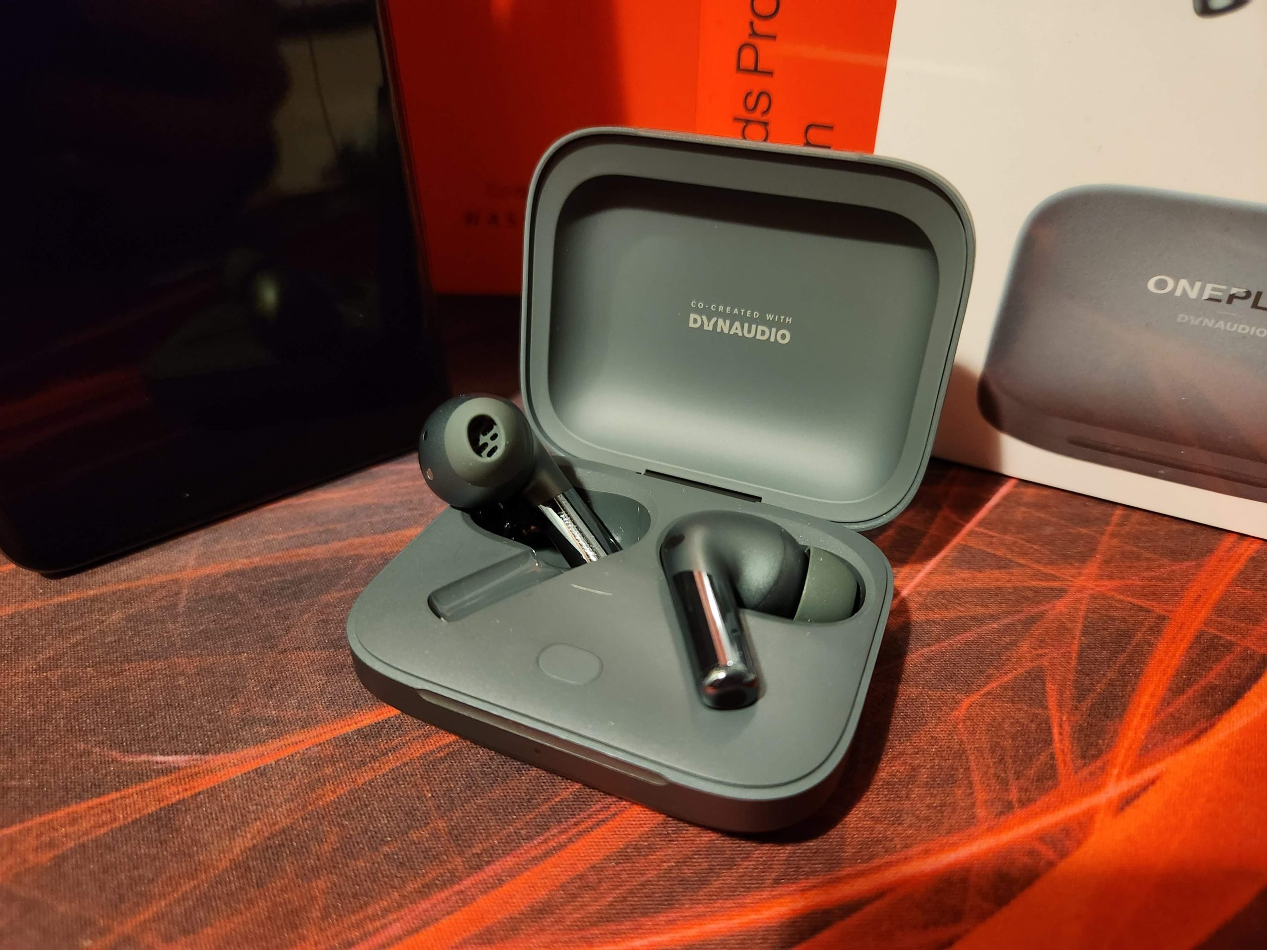 OnePlus 11 and Buds Pro 2 Preview OnePlus 11 and Buds Pro 2 Preview